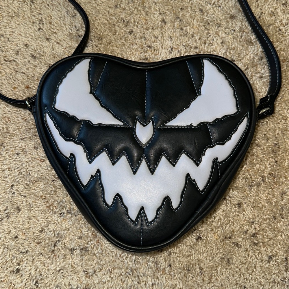 Love Pain & Stitches heart bag